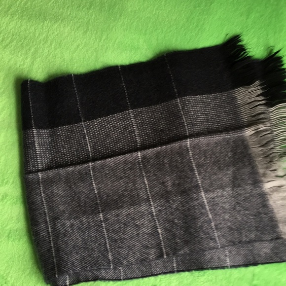 Scarf - Picture 2 of 3